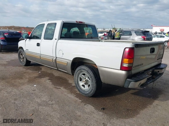 2001 Chevrolet Silverado 1500 LS with VIN 2GCEC19T111123764, listed as a IAAI auction lot 41902984 with 198,541 mi miles. Bid and sale history available at carsss.com. Image 3.