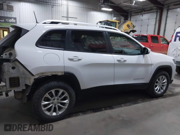 2020 Jeep Cherokee Latitude with VIN 1C4PJMCB5LD543499, listed as a IAAI auction lot 41738021 with 62,309 mi miles. Bid and sale history available at carsss.com. Image 14.