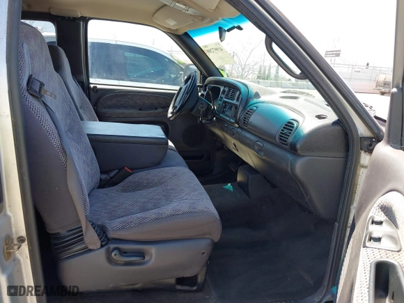 2001 Dodge Ram 1500 with VIN 3B7HC13Y81G751619, listed as a IAAI auction lot 41997208 with 125,555 mi miles. Bid and sale history available at carsss.com. Image 5.