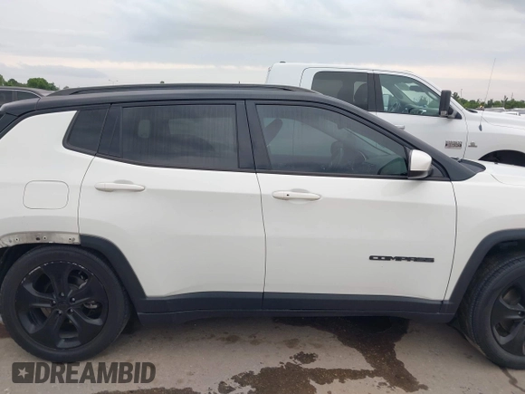 2020 Jeep Compass Latitude z VIN 3C4NJCBB3LT211543, wystawiony jako IAAI lot #42130702 z przebiegiem 70 227 mil mil oraz . Historia ofert i sprzedaży dostępna na DreamBid. Obrazek 14.