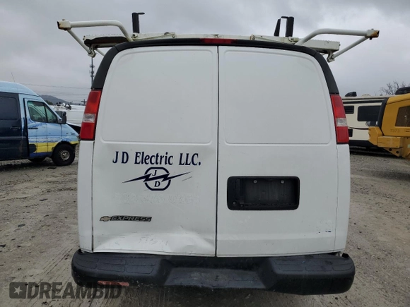 2018 Chevrolet Express Cargo z VIN 1GCWGAFGXJ1291456, wystawiony jako Copart lot #82140854 z przebiegiem 141 829 mil mil oraz Szkoda całkowita • Salvage title. Historia ofert i sprzedaży dostępna na DreamBid. Obrazek 6.