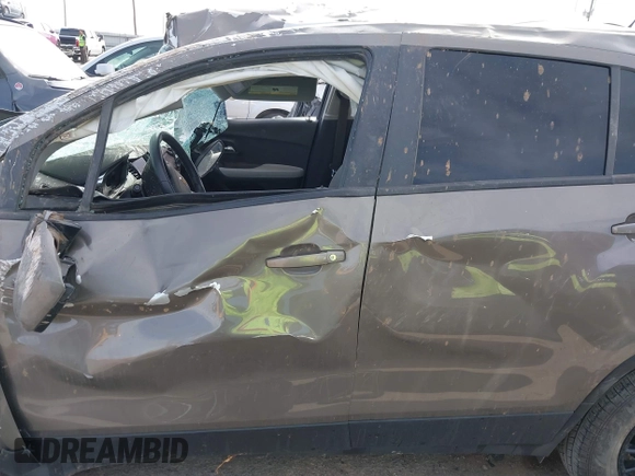 2021 Chevrolet Trax LS z VIN KL7CJKSB5MB307403, wystawiony jako IAAI lot #42060496 z przebiegiem 68 214 mil mil oraz . Historia ofert i sprzedaży dostępna na DreamBid. Obrazek 14.