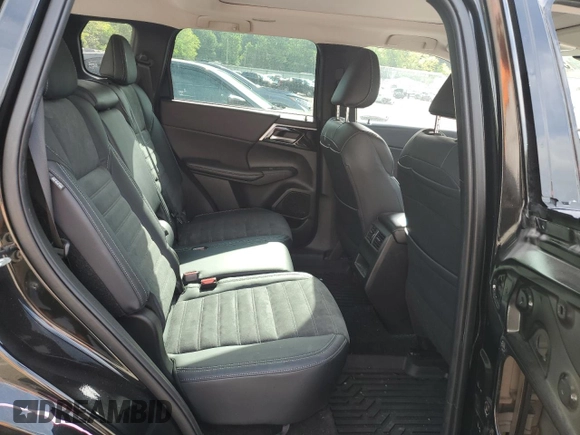 2023 Mitsubishi Outlander SE z VIN JA4J4UA87PZ011064, wystawiony jako Copart lot #56148365 z przebiegiem 28 144 mil mil oraz Szkoda całkowita • Salvage title. Historia ofert i sprzedaży dostępna na DreamBid. Obrazek 11.