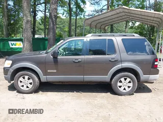 2006 Ford Explorer XLT z VIN 1FMEU73E36UB70375, wystawiony jako IAAI lot #42460992 z przebiegiem 177 637 mil mil oraz . Historia ofert i sprzedaży dostępna na DreamBid. Obrazek 14.
