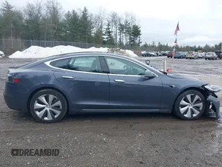 2020 Tesla Model S Long Range z VIN 5YJSA1E26LF413519, wystawiony jako IAAI lot #41742512 z przebiegiem 40 765 mil mil oraz . Historia ofert i sprzedaży dostępna na DreamBid. Obrazek 13.