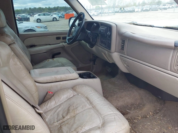 2002 Chevrolet Tahoe LT with VIN 1GNEK13Z02J193738, listed as a IAAI auction lot 42083245 with 189,156 mi miles. Bid and sale history available at carsss.com. Image 5.