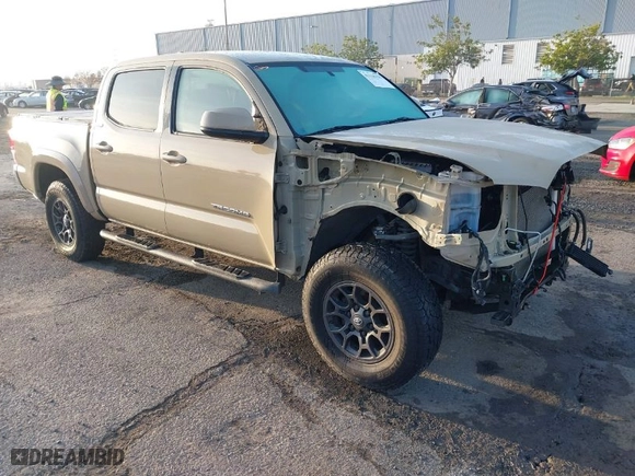 2017 Toyota Tacoma SR5 with VIN 3TMCZ5AN9HM085388, listed as a IAAI auction lot 41118155 with 113,998 mi miles. Bid and sale history available at carsss.com. Image 1.