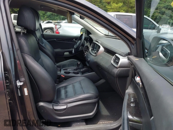 2017 Kia Sorento LX with VIN 5XYPG4A56HG230935, listed as a IAAI auction lot 42593196 with 127,425 mi miles and . Bid and sale history available at DreamBid. Image 5.