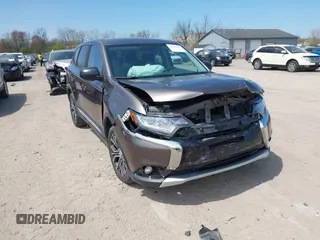 2018 Mitsubishi Outlander ES z VIN JA4AZ2A31JZ003933, wystawiony jako IAAI lot #42105781 z przebiegiem 100 561 mil mil oraz . Historia ofert i sprzedaży dostępna na DreamBid. Obrazek 1.