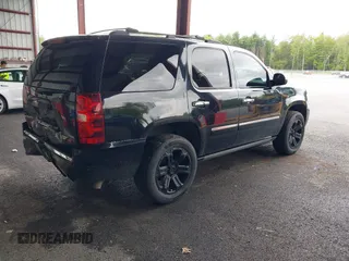2009 Chevrolet Tahoe LTZ z VIN 1GNFK330X9R219064, wystawiony jako IAAI lot #42261154 z przebiegiem 125 511 mil mil oraz . Historia ofert i sprzedaży dostępna na DreamBid. Obrazek 4.