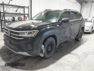 2021 Volkswagen Atlas 3.6L V6 SE w/Technology with VIN 1V2KR2CA7MC540494, listed as a IAAI auction lot 41562095 with 105,795 mi miles. Bid and sale history available at carsss.com. Image 2.