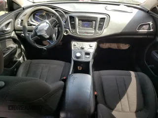 2015 Chrysler 200 Limited z VIN 1C3CCCABXFN582159, wystawiony jako Copart lot #53209775 z przebiegiem 120 183 mil mil oraz Szkoda całkowita • Salvage title. Historia ofert i sprzedaży dostępna na DreamBid. Obrazek 8.