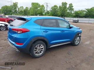 2017 Hyundai Tucson Sport z VIN KM8J33A23HU319048, wystawiony jako IAAI lot #42340603 z przebiegiem 51 738 mil mil oraz . Historia ofert i sprzedaży dostępna na DreamBid. Obrazek 4.