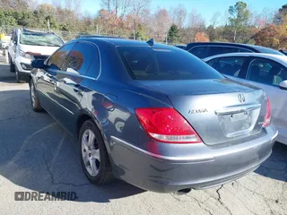 2005 Acura RL z VIN JH4KB16525C019908, wystawiony jako IAAI lot #41106944 z przebiegiem 203 359 mil mil oraz . Historia ofert i sprzedaży dostępna na DreamBid. Obrazek 3.