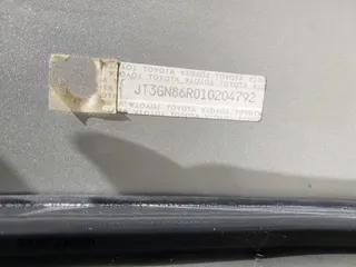 2001 Toyota 4Runner SR5 z VIN JT3GN86R010204792, wystawiony jako IAAI lot #42083906 z przebiegiem 215 180 mil mil oraz . Historia ofert i sprzedaży dostępna na DreamBid. Obrazek 9.