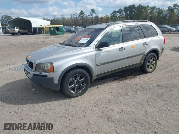 2004 Volvo XC90 with VIN YV1CZ59H641080004, listed as a IAAI auction lot 41917954 with 201,703 mi miles. Bid and sale history available at carsss.com. Image 2.