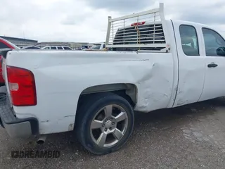 2007 Chevrolet Silverado 1500 LT w/1LT with VIN 1GCEC19077Z540649, listed as a IAAI auction lot 42037356 with 226,277 mi miles. Bid and sale history available at carsss.com. Image 6.