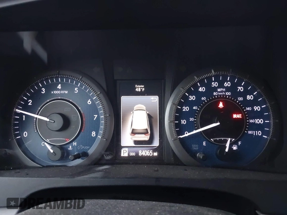 2016 Toyota Sienna XLE with VIN 5TDYK3DC8GS704330, listed as a IAAI auction lot 41586880 with 84,065 mi miles. Bid and sale history available at carsss.com. Image 7.