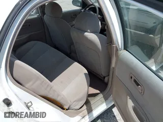 1997 Nissan Altima XE with VIN 1N4BU31DXVC258666, listed as a IAAI auction lot 42075795 with 122,199 mi miles. Bid and sale history available at carsss.com. Image 8.