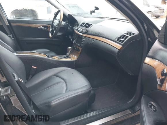2008 Mercedes-Benz E-Class Luxury 3.5L with VIN WDBUF87X18B298431, listed as a IAAI auction lot 41591246 with 156,506 mi miles. Bid and sale history available at carsss.com. Image 5.