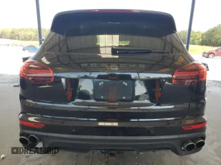 2018 Porsche Cayenne S z VIN WP1AB2A20JLA60448, wystawiony jako Copart lot #68556394 z przebiegiem 58 681 mil mil oraz Szkoda całkowita • Salvage title. Historia ofert i sprzedaży dostępna na DreamBid. Obrazek 6.