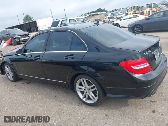 2014 Mercedes-Benz C 250 Sport с VIN WDDGF4HBXEA961769, выставлен на аукционе IAAI как лот 42474680 с пробегом 174 724 миль миль и . История ставок и продаж доступна на DreamBid. Изображение 20.