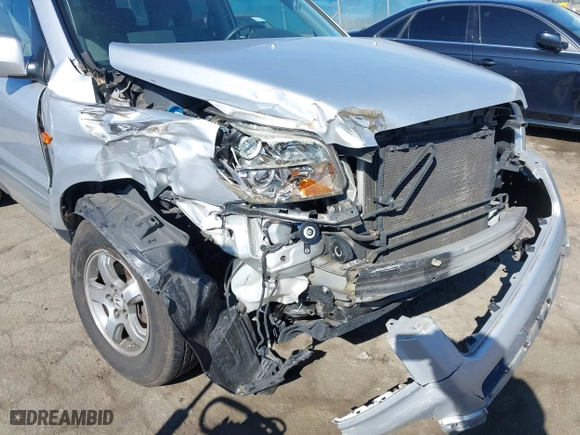 2008 Honda Pilot SE with VIN 5FNYF28318B022789, listed as a IAAI auction lot 41883657 with 129,059 mi miles. Bid and sale history available at carsss.com. Image 6.