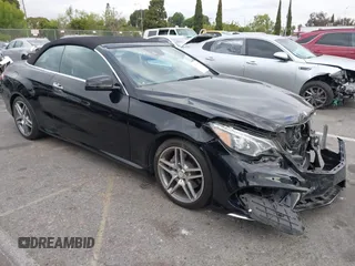 2016 Mercedes-Benz E with VIN WDDKK6FF7GF339417, listed as a IAAI auction lot 42111352 with 59,859 mi miles. Bid and sale history available at carsss.com. Image 1.