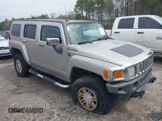 2007 Hummer H3 SUV with VIN 5GTDN13E878254575, listed as a IAAI auction lot 41861673 with 199,212 mi miles. Bid and sale history available at carsss.com. Image 1.