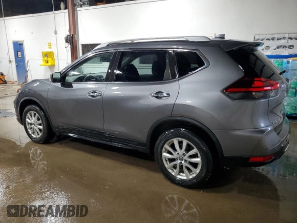 2020 Nissan Rogue SV z VIN JN8AT2MT0LW009007, wystawiony jako Copart lot #60568345 z przebiegiem 88 330 mil mil oraz Czysty tytuł • Clean title. Historia ofert i sprzedaży dostępna na DreamBid. Obrazek 2.