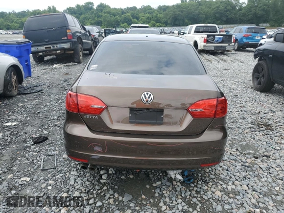 2013 Volkswagen Jetta S z VIN 3VW2K7AJ9DM308741, wystawiony jako Copart lot #58123975 z przebiegiem 103 066 mil mil oraz Szkoda całkowita • Salvage title. Historia ofert i sprzedaży dostępna na DreamBid. Obrazek 6.