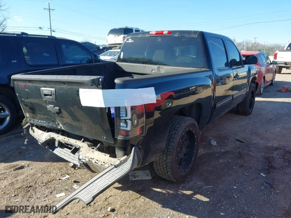 2012 Chevrolet Silverado 1500 LT with VIN 3GCPCSE06CG215957, listed as a IAAI auction lot 41644285 with 140,599 mi miles. Bid and sale history available at carsss.com. Image 4.