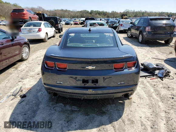 2013 Chevrolet Camaro LS z VIN 2G1FE1E3XD9172724, wystawiony jako Copart lot #50713835 z przebiegiem 110 067 mil mil oraz Szkoda całkowita • Salvage title. Historia ofert i sprzedaży dostępna na DreamBid. Obrazek 6.