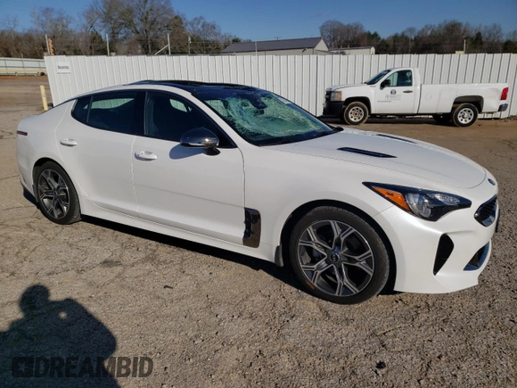 2020 Kia Stinger GT-Line with VIN KNAE15LA3L6079196, listed as a Copart auction lot 45586955 with 31,948 mi miles and Salvage Title. Bid and sale history available at DreamBid. Image 4.