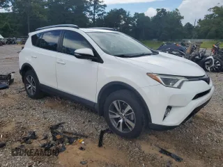 2018 Toyota RAV4 XLE with VIN JTMWFREV0JJ204150, listed as a Copart auction lot 59610825 with 34,730 mi miles and Salvage title. Bid and sale history available at DreamBid. Image 4.