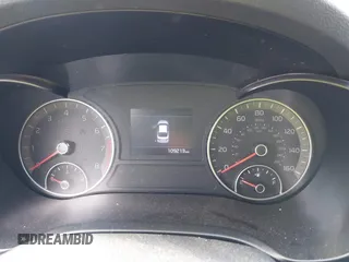 2020 Kia Optima LX с VIN 5XXGT4L3XLG386786, выставлен на аукционе IAAI как лот 42121288 с пробегом 109 213 миль миль и . История ставок и продаж доступна на DreamBid. Изображение 7.