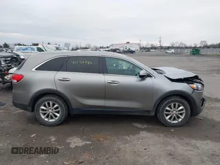 2016 Kia Sorento LX with VIN 5XYPGDA33GG145760, listed as a IAAI auction lot 41138936 with 156,010 mi miles. Bid and sale history available at carsss.com. Image 13.