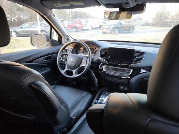 2020 Honda Pilot Touring 8-Passenger with VIN 5FNYF6H93LB022913, listed as a Copart auction lot 50825655 with 10,513 mi miles and Salvage Title. Bid and sale history available at DreamBid. Image 9.