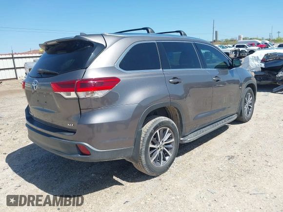 2017 Toyota Highlander XLE with VIN 5TDKZRFH1HS511984, listed as a IAAI auction lot 41948237 with 119,494 mi miles and . Bid and sale history available at DreamBid. Image 4.