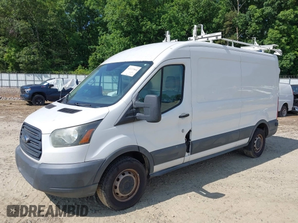 2015 Ford Transit Cargo z VIN 1FTNE2CM6FKA08103, wystawiony jako IAAI lot #42137844 z przebiegiem 224 687 mil mil oraz . Historia ofert i sprzedaży dostępna na DreamBid. Obrazek 6.