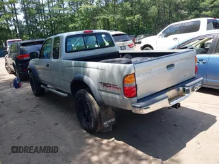 2004 Toyota Tacoma z VIN 5TEWN72N94Z356921, wystawiony jako IAAI lot #42541585 z przebiegiem 215 700 mil mil oraz . Historia ofert i sprzedaży dostępna na DreamBid. Obrazek 3.