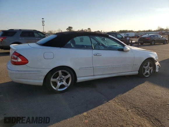 2005 Mercedes-Benz CLK 500 z VIN WDBTK75G75T049996, wystawiony jako Copart lot #47252015 z przebiegiem 141 969 mil mil oraz Szkoda całkowita • Salvage title. Historia ofert i sprzedaży dostępna na DreamBid. Obrazek 3.