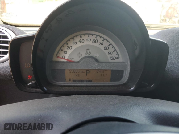 2014 Smart fortwo Pure with VIN WMEEJ3BAXEK778748, listed as a Copart auction lot 57611955 with 59,895 mi miles and Clean title. Bid and sale history available at DreamBid. Image 9.