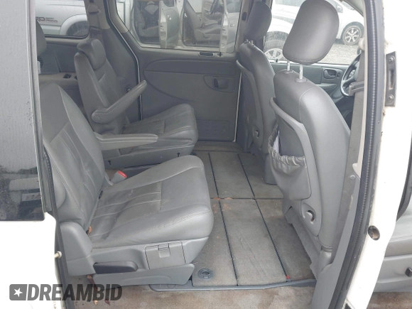 2006 Chrysler Town & Country Touring z VIN 2A4GP54L76R915853, wystawiony jako IAAI lot #42361966 z przebiegiem 250 782 mil mil oraz . Historia ofert i sprzedaży dostępna na DreamBid. Obrazek 8.