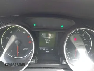 2010 Audi A5 Premium Plus z VIN WAULFAFR4AA079706, wystawiony jako IAAI lot #41804959 z przebiegiem 117 895 mil mil oraz . Historia ofert i sprzedaży dostępna na DreamBid. Obrazek 7.