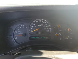 2003 Chevrolet Suburban LS with VIN 3GNEC16T43G117270, listed as a Copart auction lot 48053095 with 91,735 mi miles and Clean Title. Bid and sale history available at carsss.com. Image 9.