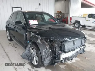 2018 Audi Q5 Premium Plus with VIN WA1BNAFY9J2045886, listed as a IAAI auction lot 41349621 with 40,476 mi miles. Bid and sale history available at carsss.com. Image 1.