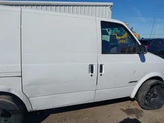 1997 Chevrolet Astro Cargo Van with VIN 1GCDM19WXVB186404, listed as a IAAI auction lot 41634579 with 277,674 mi miles. Bid and sale history available at carsss.com. Image 12.