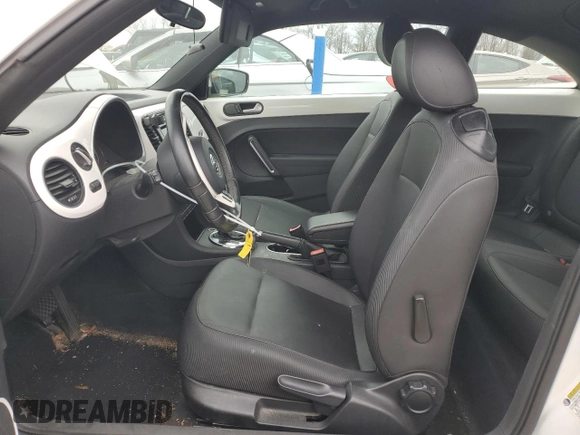 2014 Volkswagen Beetle 2.5L w/Sun with VIN 3VWJP7AT8EM621487, listed as a Copart auction lot 83106354 with 75,381 mi miles and Salvage Title. Bid and sale history available at DreamBid. Image 7.
