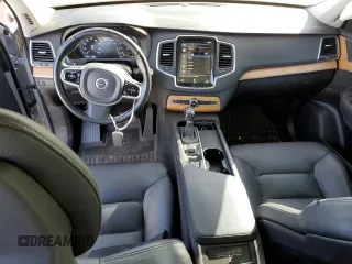 2021 Volvo XC90 Momentum z VIN YV4102CK1M1687063, wystawiony jako Copart lot #73581614 z przebiegiem 34 218 mil mil oraz Szkoda całkowita • Salvage title. Historia ofert i sprzedaży dostępna na DreamBid. Obrazek 8.